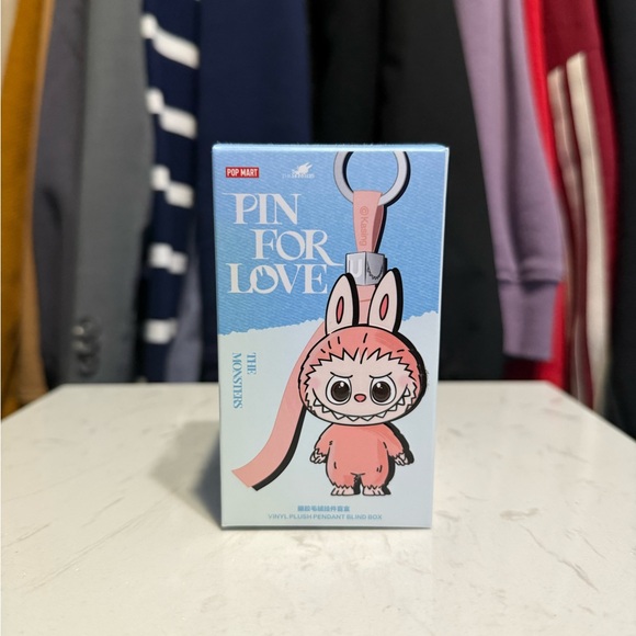 Labubu Letter R pin for love! - Picture 7 of 8